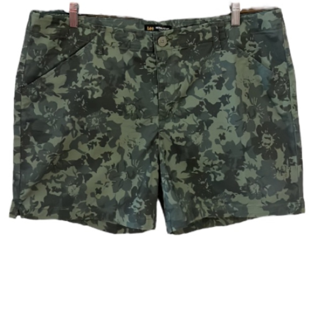 Lee Regular Fit Army Green Floral Shorts Size 18